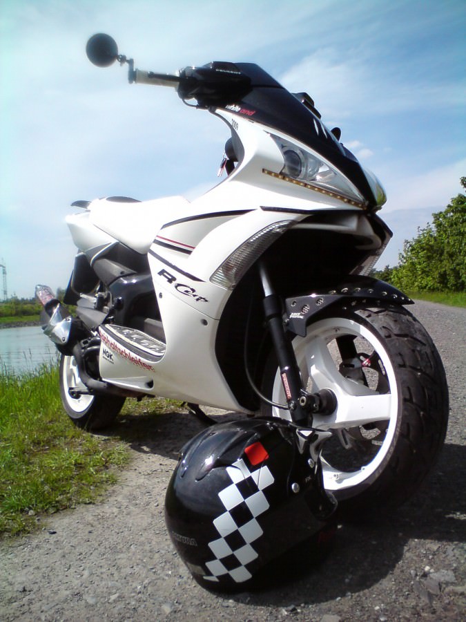 Der Scooter+Sommerhelm