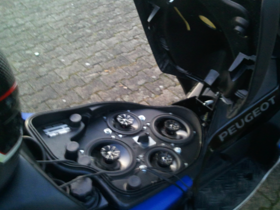Helmfachanlage