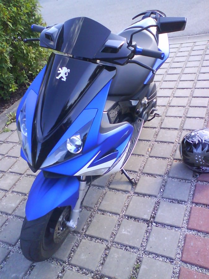 mit meim bro gelber roller is seiner ^^