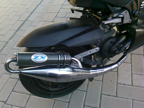 erstmal schön zx poliert ;)