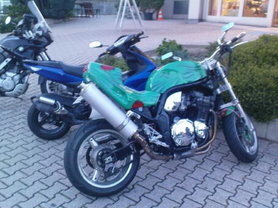 Joaa mal 2 pics =)...die woche kommt mein Rs2 und blaue beleuchtung =)...