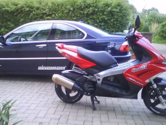 da ist der große eisenmann und sein kleiner bro *_*