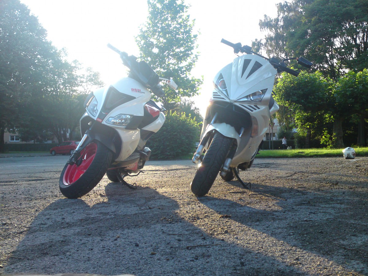 Mein Roller und der Roller vom Kollege :)
