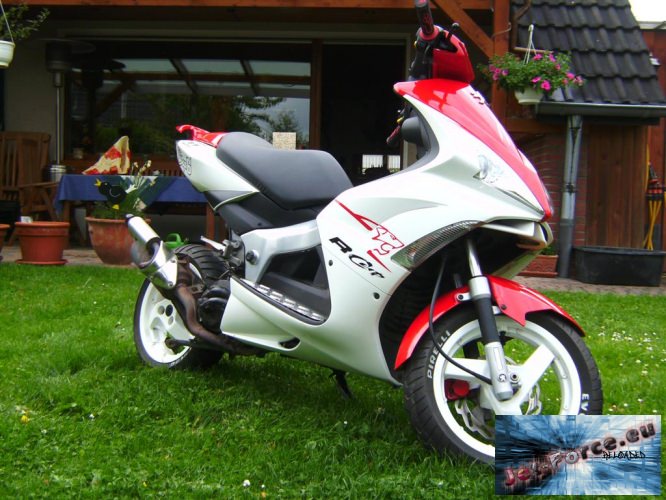 Jet Force C-Tech R Cup red moins...
