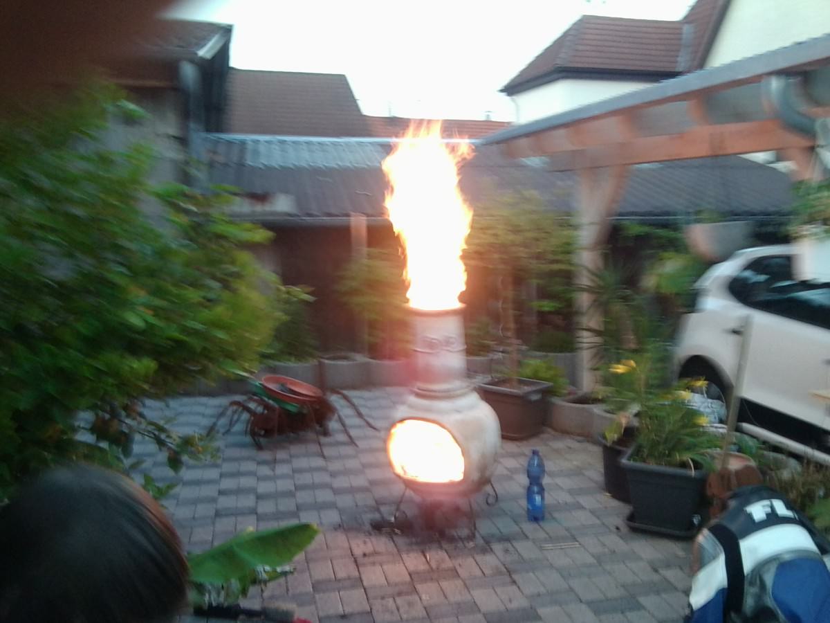 Beim Kumpel grillen und fett feuer machen ;) und pocketbike heizen :D