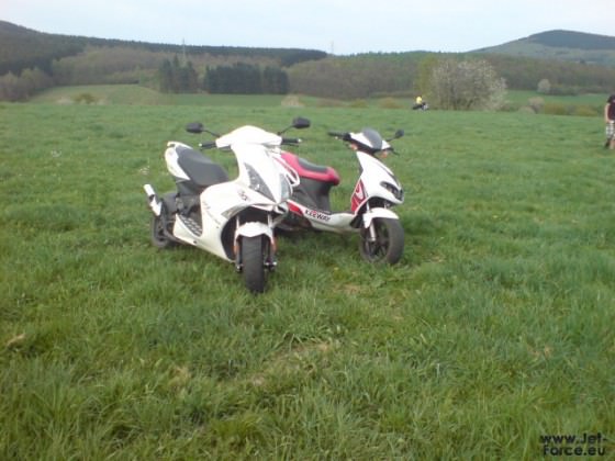 mitten auf ner riesigen Wiese