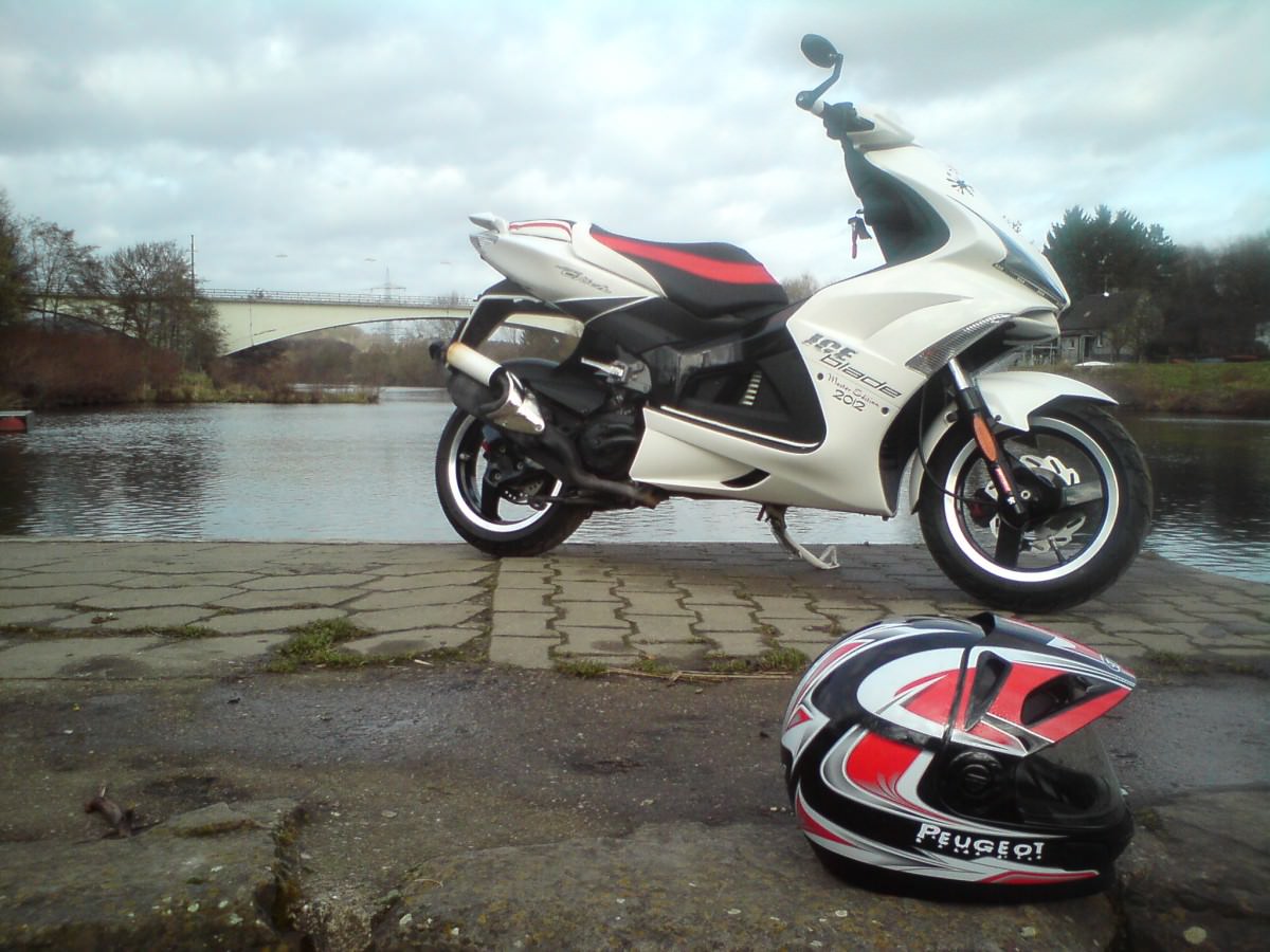 Der Scooter+Helm