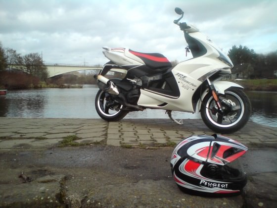 Der Scooter+Helm