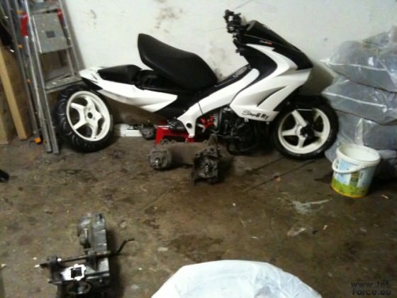 und so steht er jezz im moment inner garage...