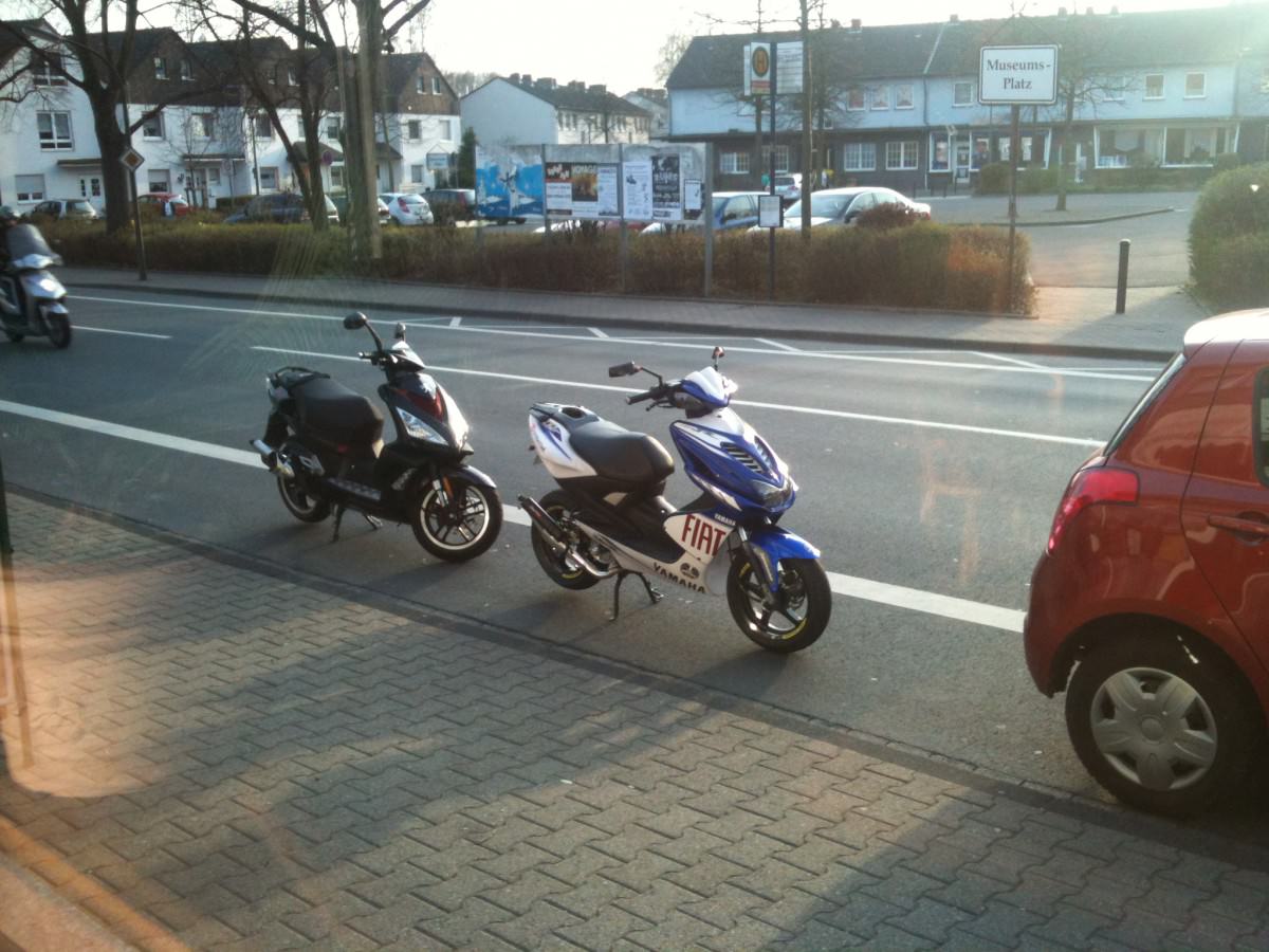 Geiles Wetter + Aerox = .:Rossi:. macht geiles Bild^^