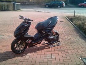 Scoot vom kolegen :D ja der fährt den auch manchmal auf straße :D