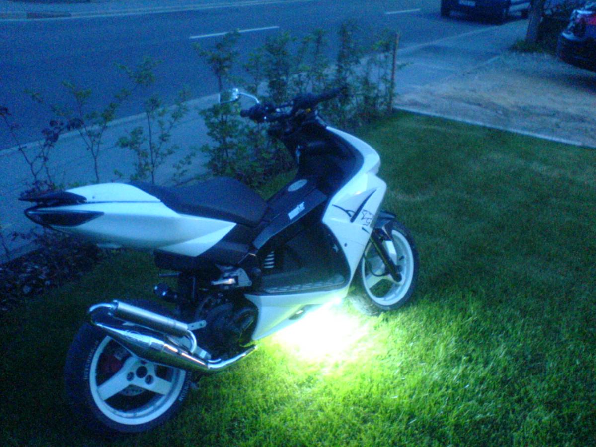 led <3