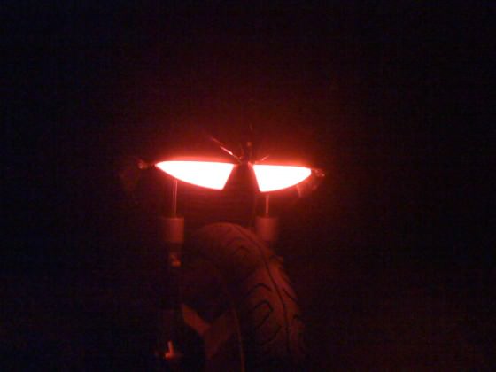wenn man kein bock hat die angel eyes einzubauen... ;)
