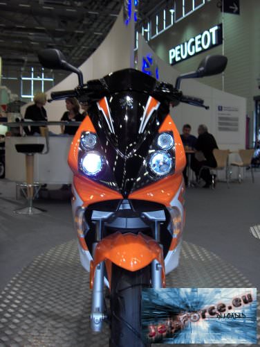 intermot060.jpg