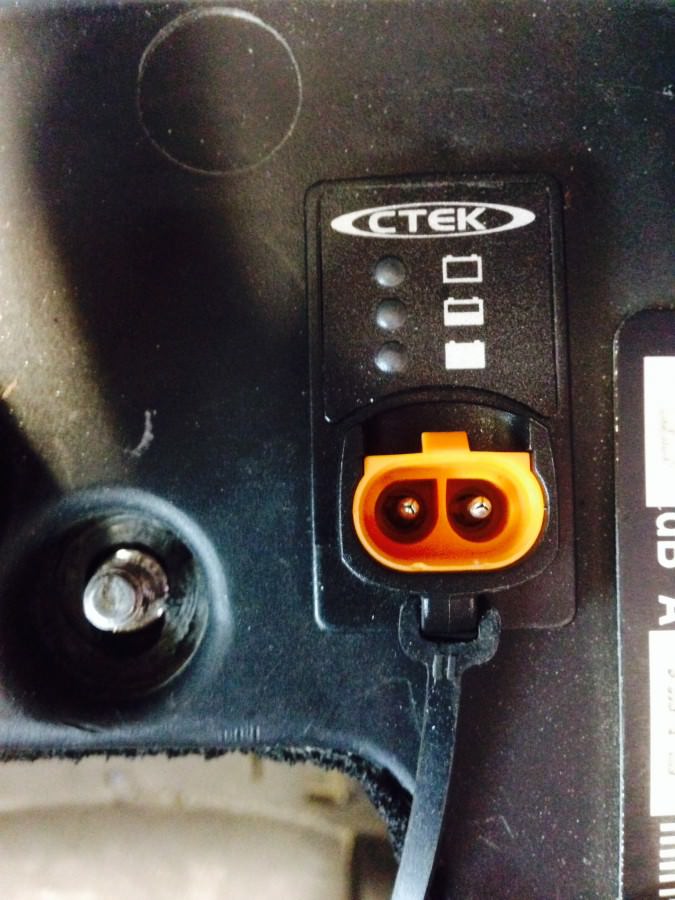 Ladebuchse für Batterie