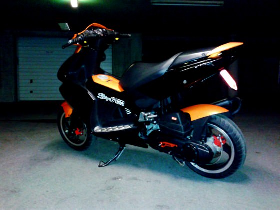 orangeblack jetts