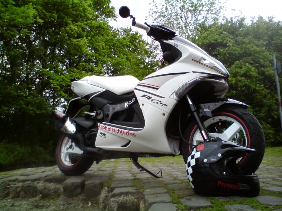 Der Scooter+Sommerhelm