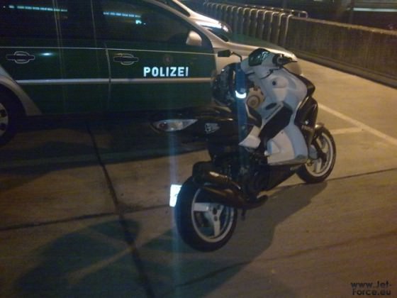 kumepl un ich bei polizei abends