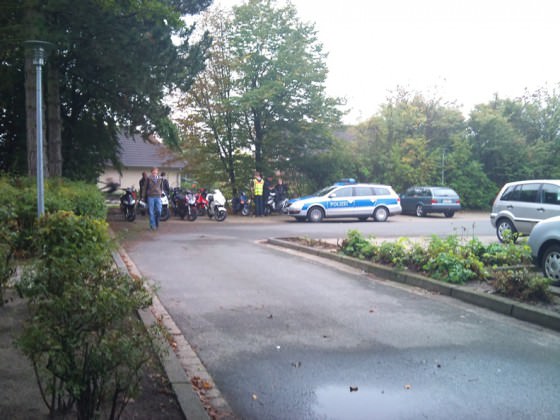 Vor der Schule heute >.<