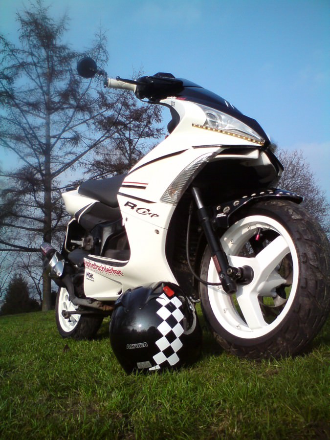 Der Scooter m.Helm