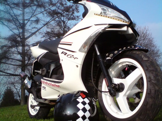 Der Scooter m.Helm