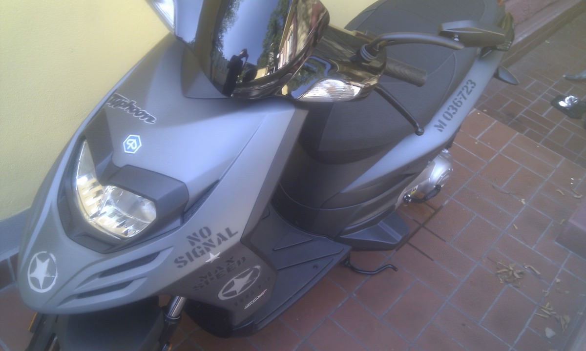 Moped Nr. 3 (Piaggio Typhoon Sport) und 4. Moped Piaggio Zip High End  ( 30 Ps 150 km/h) und 5. Aerox