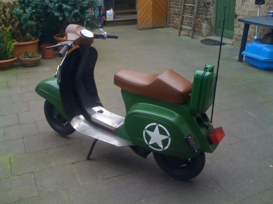 Kein Jetti aber ein roller xD     ...... mein Vespa pk 50 in army optik :)