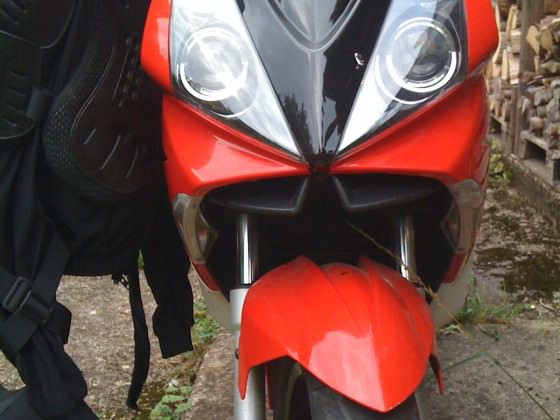 Roller*Kratzer:(*blick ins Helmfach