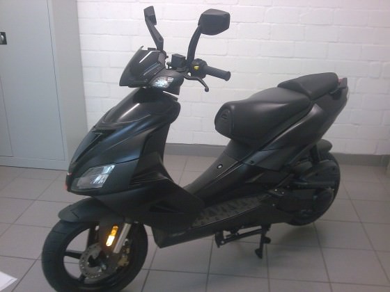 Die Aprilia SR 50 R Factory