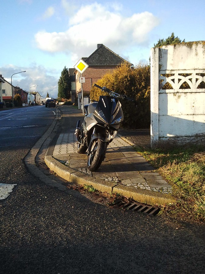 Straßenmotor wieder aufgebaut.