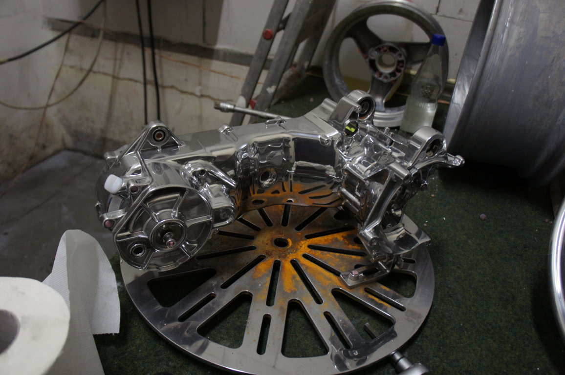 Aerox Motor Hochglanzverdichtet