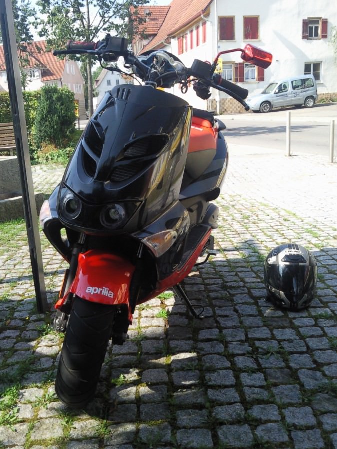 Lenker Verkleidung weg, wegen Schalter
