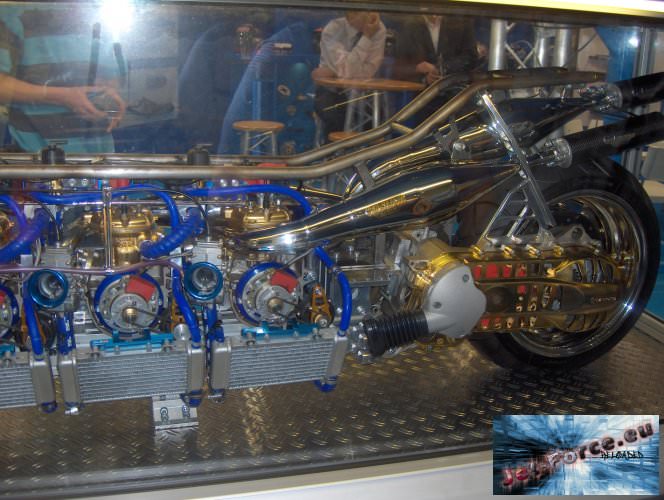 intermot104.jpg