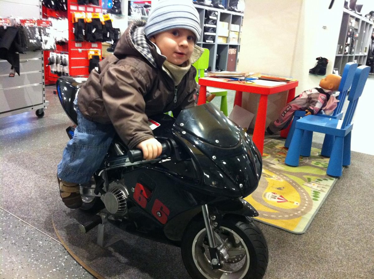 mein sohn fängt auch schon an mit 1,5jahren