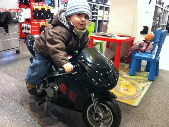 mein sohn fängt auch schon an mit 1,5jahren