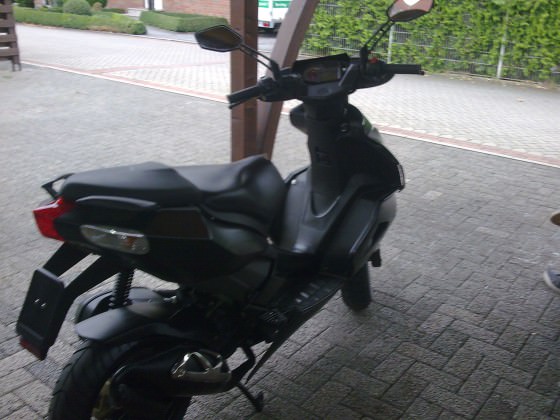 Die Aprilia SR 50 R Factory