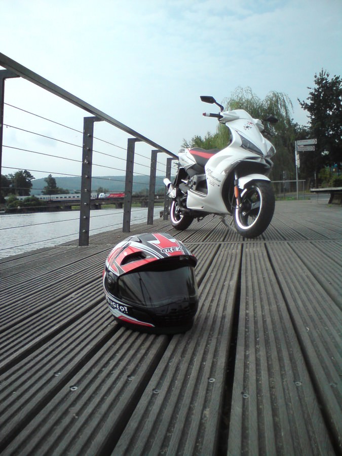 Der Scooter+Helm