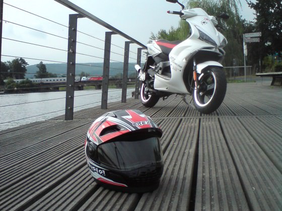 Der Scooter+Helm