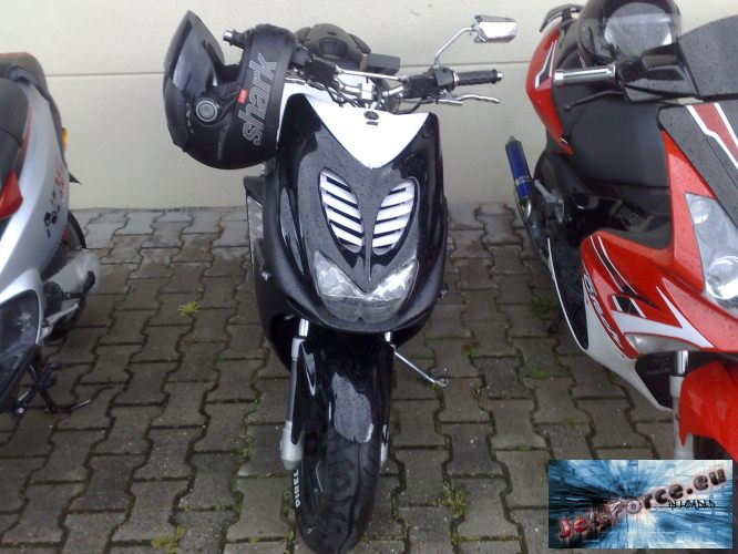 unser rollertrffen trotzt regen konnte uns keiner stoppen