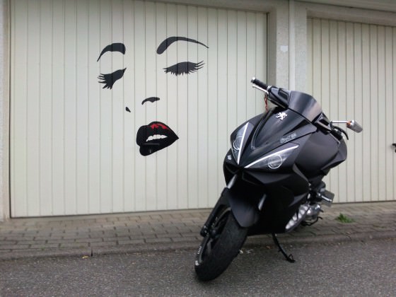 >> Fucking Biatch <<