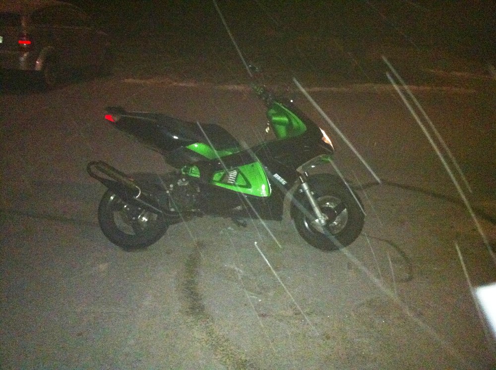 Ya mein roller im schnee spielen lassen xD und heck gespritzt gespachtelt xD so quail *_*