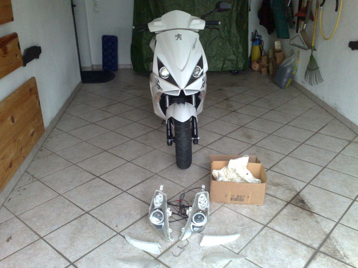 Angel Eyes, Chrom Scheinwerfer mit Xenon Brine, Blinkergläser und Rücklichtgläser im "Ice-Style"