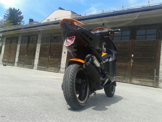orangeblack jetts