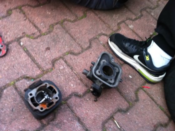 Zylinder und Nike