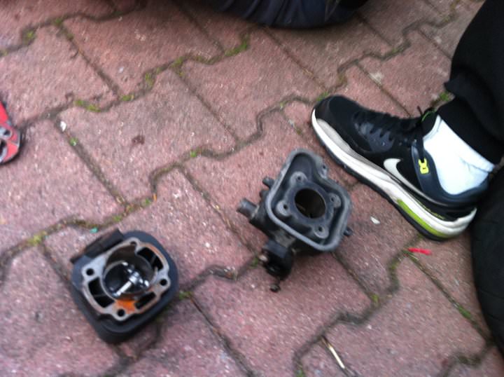 Zylinder und Nike