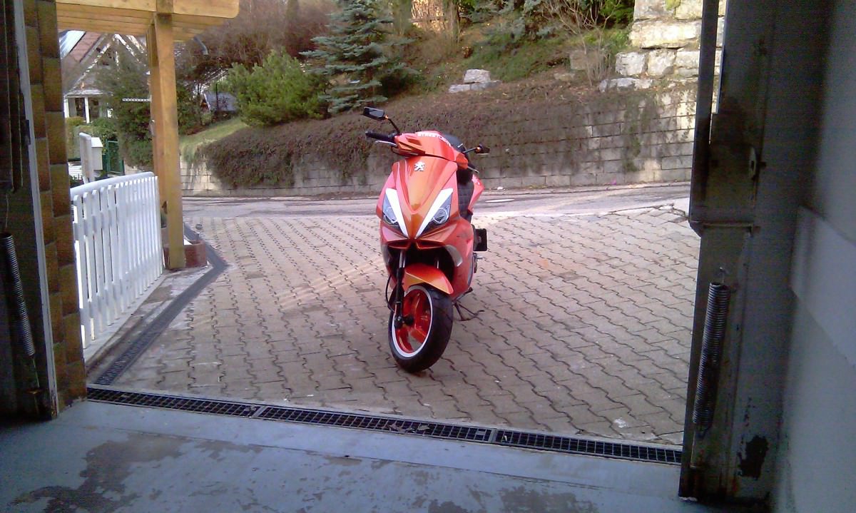 so würde er den ohne aufkleber aussehen ist schon bissle old da bin ich noch auf street gefahren