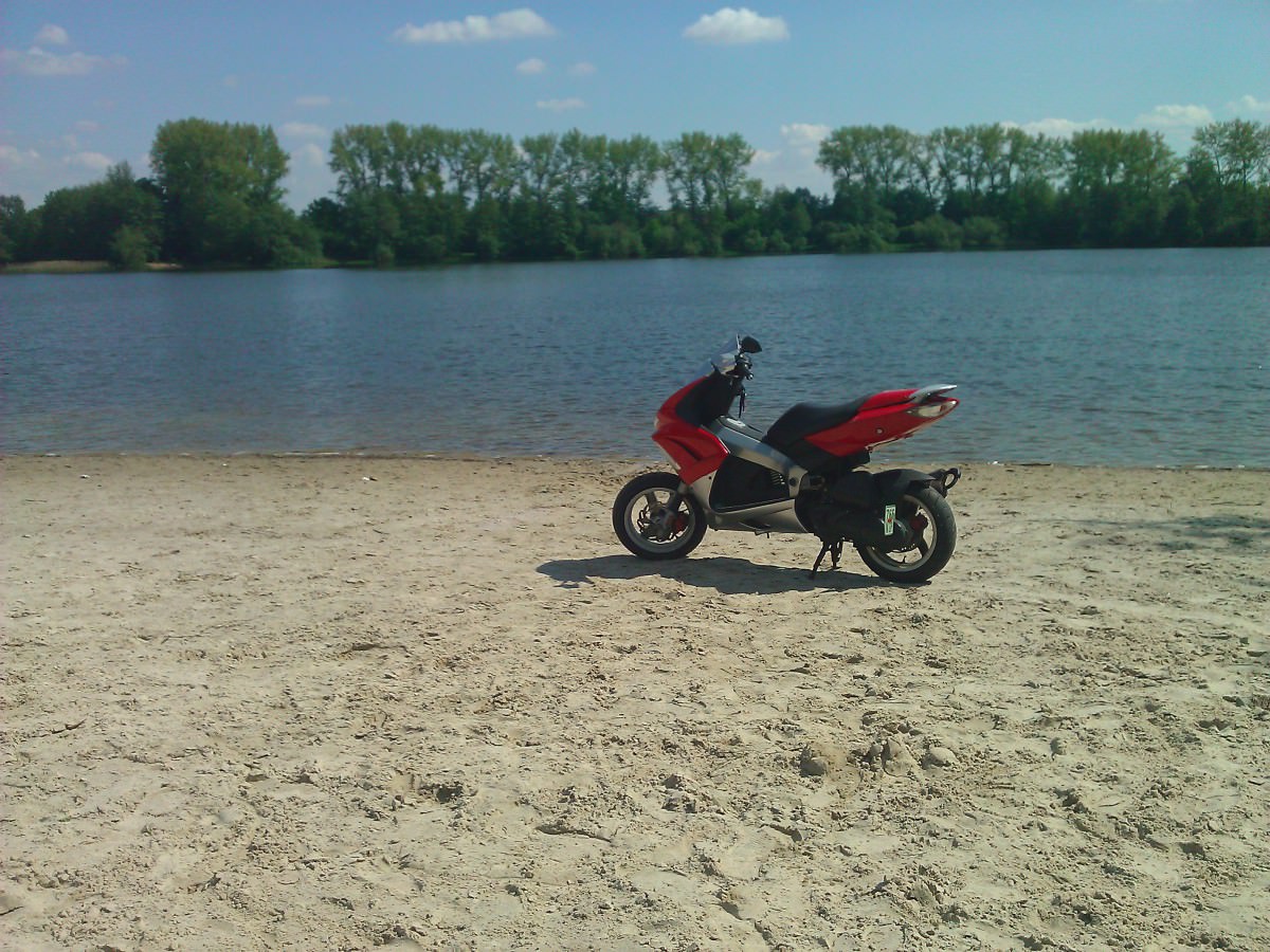 Tag am See mit Jet und Freundin verbracht :) Richtig das Wetter genoßen :)