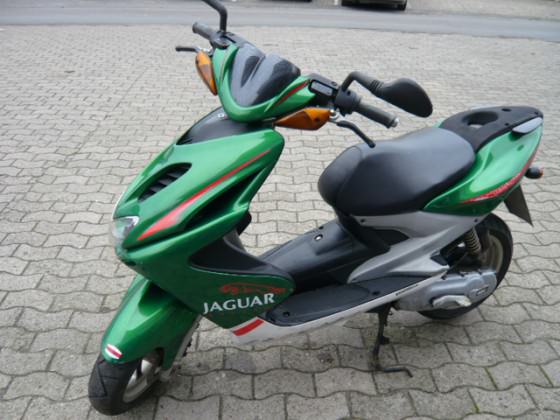 MBK Nitro vs. Aerox