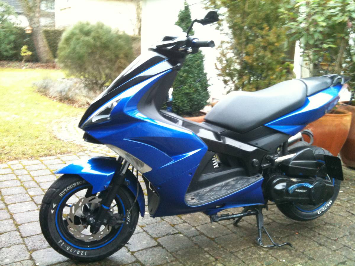Blauer UB, Bitchezz :D