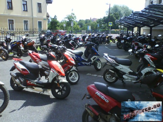 mopedz @ my schul :D